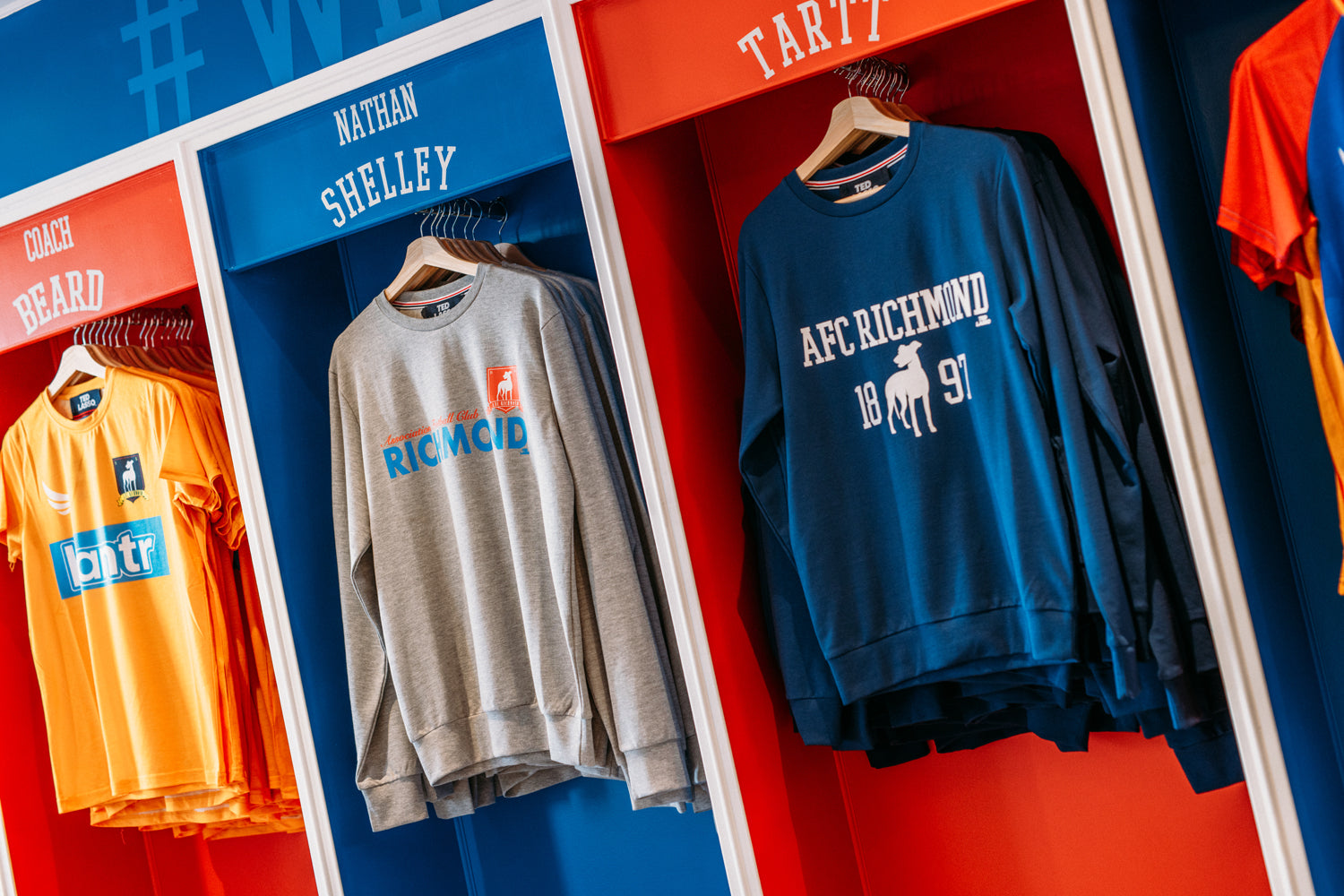 Sweatshirt